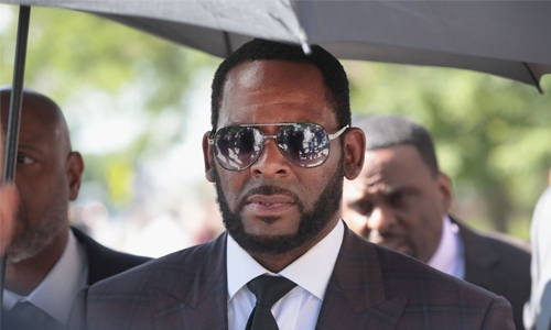 R. Kelly arrested again in Chicago on federal sex charges
