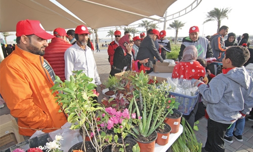 Joining hands to promote a green, healthy life style Joining hands to promote a green, healthy life style