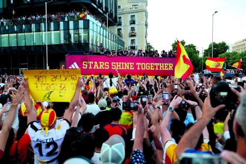 Spain stars lap up adulation of estimated two million on parade Spain stars lap up adulation of estimated two million on parade