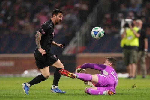 Messi double propels Miami in 4-0 MLS win over NYCFC 