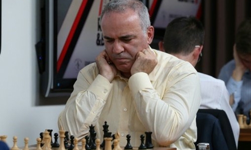 Kasparov notches first win in brief return to chess