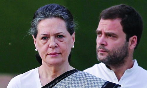 Indian court grants bail to Sonia and Rahul Gandhi in corruption case
