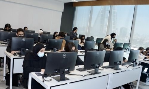 Crown Prince’s International Scholarship Program begins assessing applications of 1,254 young Bahraini students