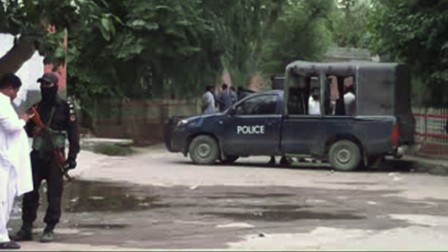 Pakistan police kill head of anti-Shiite group, 13 others