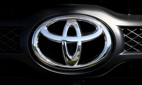 Toyota dethrones VW in global sales Toyota dethrones VW in global sales