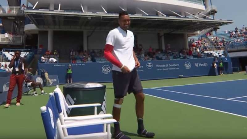 Kyrgios forgets shoes