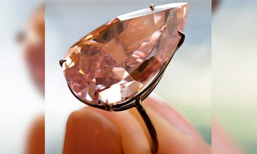 Pink diamond goes under the hammer in Hong Kong 