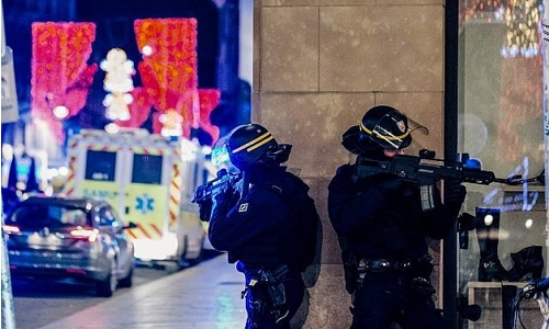 France hunts gunman after market shooting