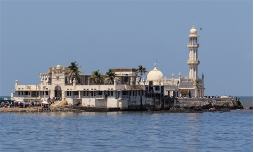 Historic Indian mausoleum ordered to lift ban on women Historic Indian mausoleum ordered to lift ban on women