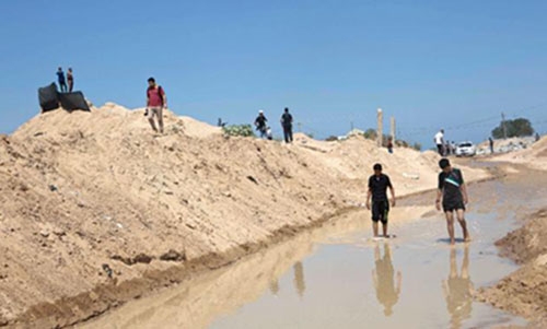 Egypt flooded Gaza tunnels at Israel's request: minister Egypt flooded Gaza tunnels at Israel's request: minister