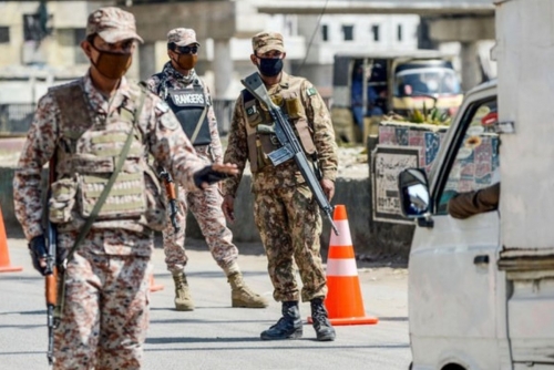 24 Killed in Pakistan Checkpoint Attack 24 Killed in Pakistan Checkpoint Attack