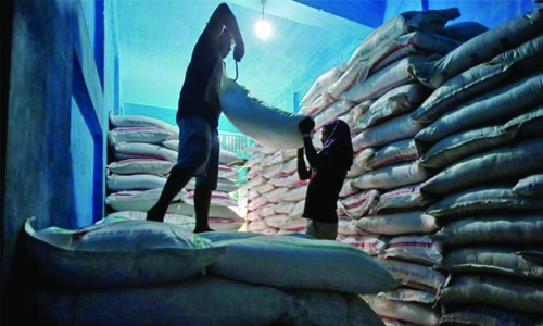 India plans surcharge on sugar to subsidise farmers
