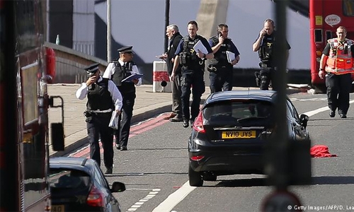 Car rams into soldiers outside Paris, six injured