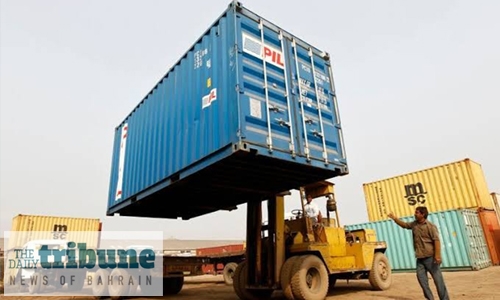 India’s current account improves as trade deficit shrinks India’s current account improves as trade deficit shrinks