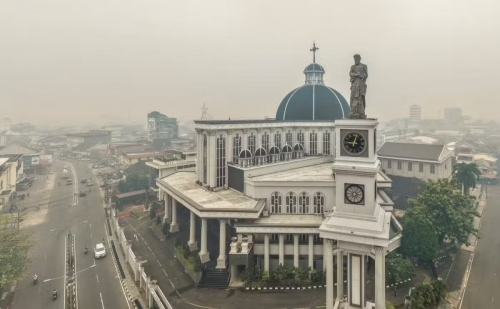 Wildfires Ravage Borneo, Leaving Communities Desperate for Rain