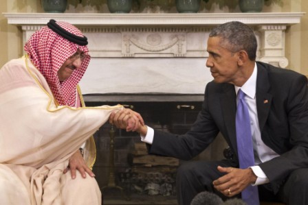 Obama bids to mend fences with Gulf royals at Camp David