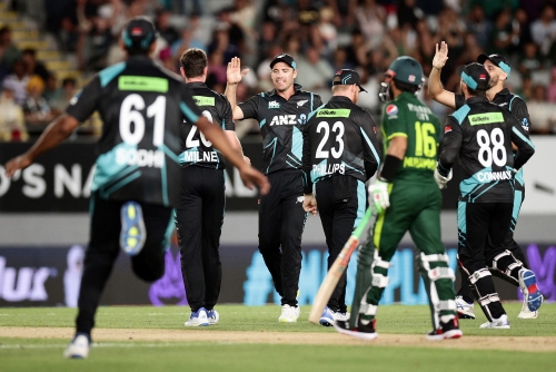 Pakistan chasing 227 in first T20 against New Zealand