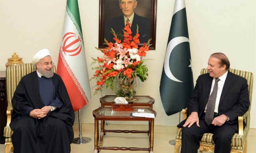 Pakistan, Iran vow to boost economic ties
