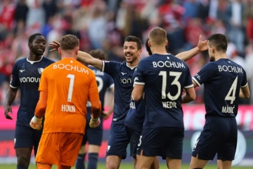 Bayern unpunished for shock loss as Leverkusen fall to defeat Bayern unpunished for shock loss as Leverkusen fall to defeat