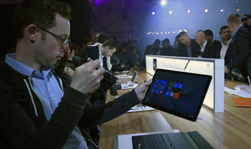 China's Huawei unveils first PC aimed at businesses