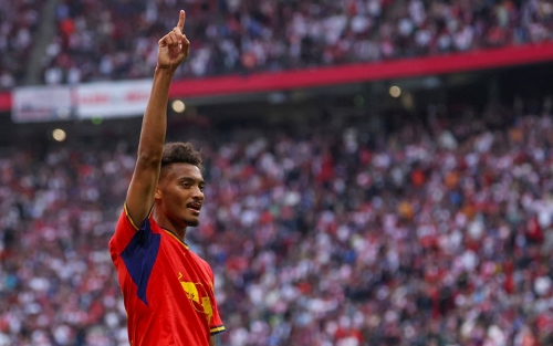 Five-star Leipzig return to form with Hamburg thumping