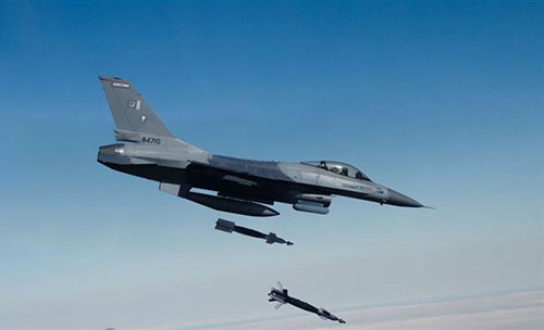 Pakistan carries out deadly air strikes against militant groups Pakistan carries out deadly air strikes against militant groups