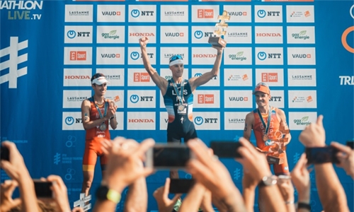 Luis and Parker win World Championship crowns for Bahrain Luis and Parker win World Championship crowns for Bahrain