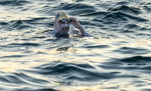 US swimmer criss-crosses English Channel in 54-hour feat