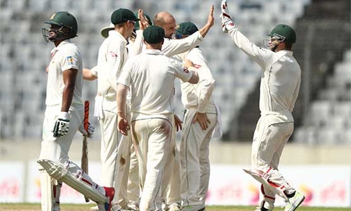 Bangladesh bowled out for 260 against Australia