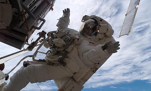 NASA astronauts get workout in marathon spacewalk