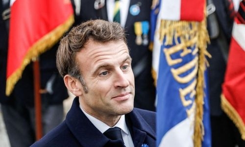 Macron meets Iran women activists, hails ‘revolution’ Macron meets Iran women activists, hails ‘revolution’