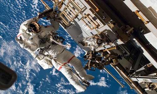 US astronauts dodge ammonia on risky spacewalk