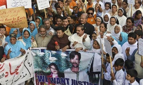 Pakistan sentences five to death over burning of Christian couple