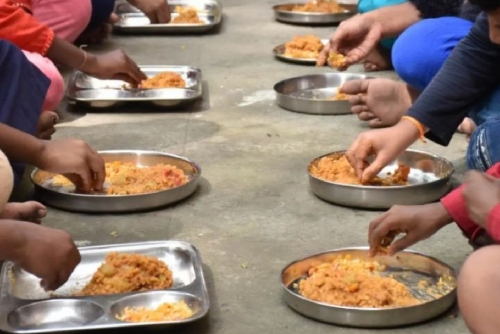 100 children fall sick as snake found in school lunch 