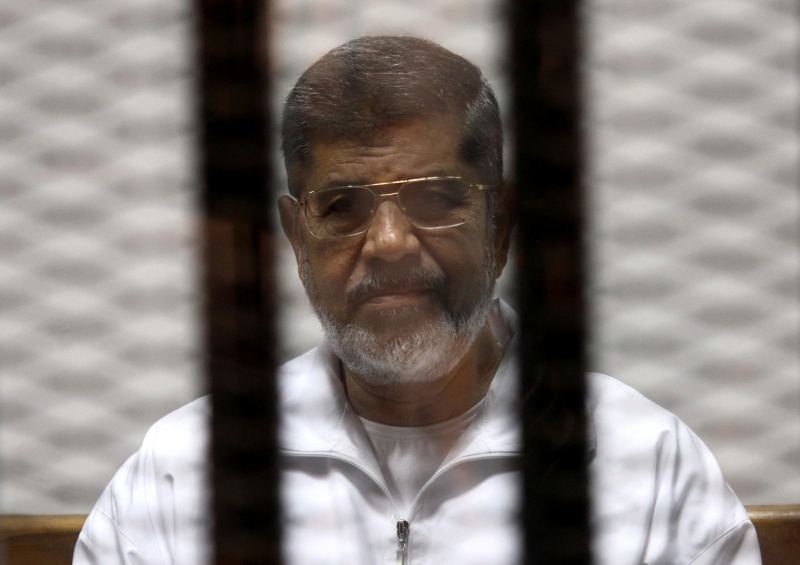  Egypt ex-president Mursi dies after collapsing in court