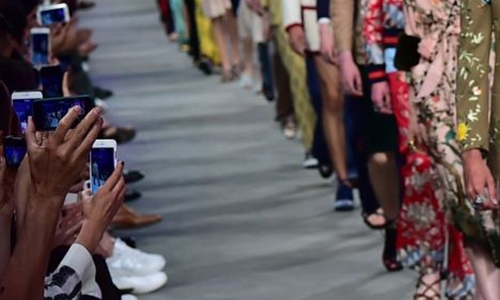 Milan kicks off fashion week in confident mood Milan kicks off fashion week in confident mood