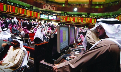 Gulf moves little, Egypt rises on presidential election date