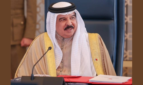HM King Hamad directs government to adopt initiatives to sustain Bahrain economic stability and progress