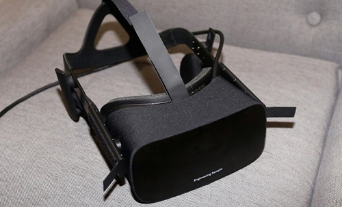 Oculus to start taking virtual reality headset orders