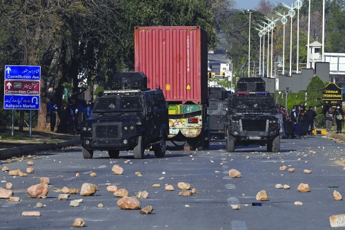 US orders non-emergency consular staff in Karachi, Lahore to leave