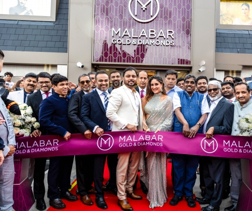 Kareena Kapoor Khan Launches 2 Flagship Showrooms of Malabar Gold & Diamonds in UK at Birmingham & Southall