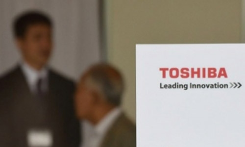 US judge pauses quest to block sale of Toshiba chip unit
