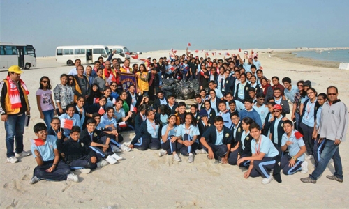 Beach clean-up by NMS students