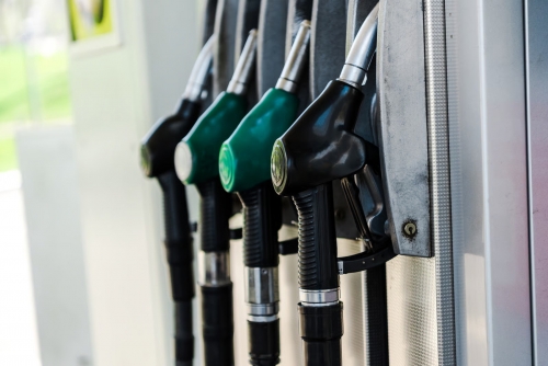 Oil prices fall sharply on hopes of US-Iran ceasefire extension Oil prices fall sharply on hopes of US-Iran ceasefire extension