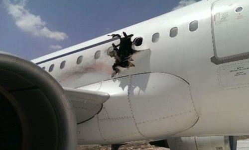 Pilot fears blast on Somalia airliner was bomb