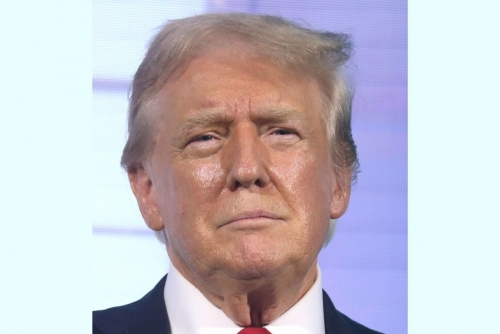 Trump Encourages Protesters, Cuts Off Talks with Tehran Amid Escalating Violence