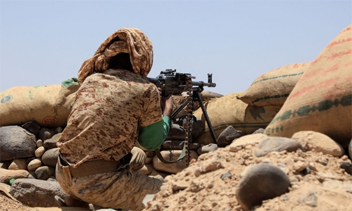 30 soldiers killed in Houthi strikes on Yemen base