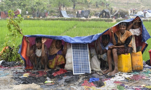 Bangladesh imposes mobile phone ban on Rohingya refugees Bangladesh imposes mobile phone ban on Rohingya refugees