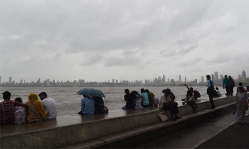 India to evacuate 300,000 from cyclone India to evacuate 300,000 from cyclone