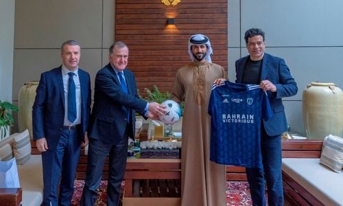 HH Shaikh Nasser receives president of the Victorious Bahrain sponsored French club Paris FC